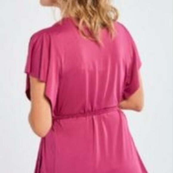 NWT RUBY RIBBON SWING WRAP TOP - MEDIUM - Picture 4 of 4